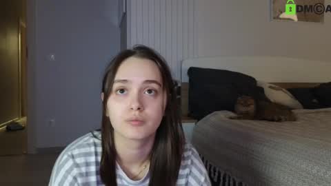 evi_woow online show from March 2025 11:43:02 PM