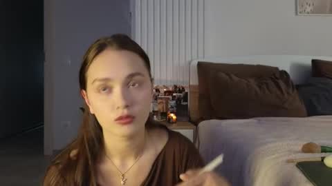 evi_woow online show from September 2025 09:48:02 PM