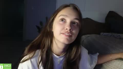 evi_woow online show from September 2025 07:28:01 PM