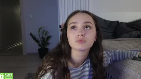 evi_woow online show from November 2025 08:54:02 PM