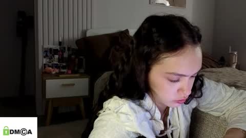 evi_woow online show from February 2026 09:03:02 PM