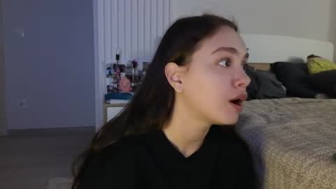 evi_woow online show from April 2026 11:05:01 PM