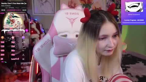 Evie online show from December 2024 08:38:02 PM