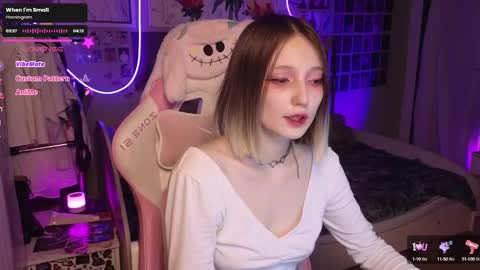 Evie online show from September 2025 08:54:01 PM