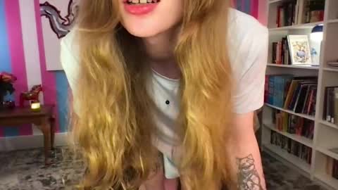 Snapshot of eviecam chatting on April 2026 04:46:01 AM Evie3 online show from April 2026 04:46:01 AM
