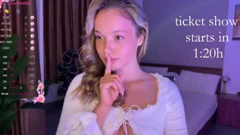 Snapshot of evielina chatting on May 2026 12:15:02 AM evielina online show from May 2026 12:15:02 AM