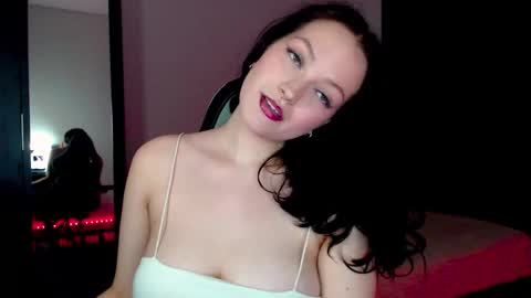 Snapshot of eviik chatting on November 2025 08:29:02 PM Lessie online show from November 2025 08:29:02 PM