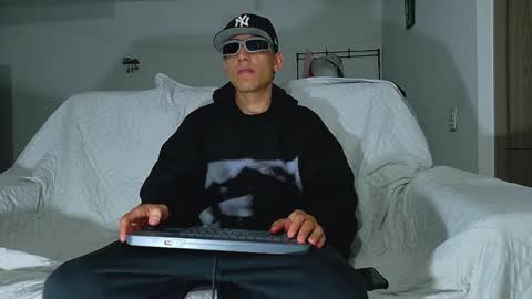 Snapshot of evil_boss1 chatting on April 2026 06:16:01 AM evil_boss1 online show from April 2026 06:16:01 AM