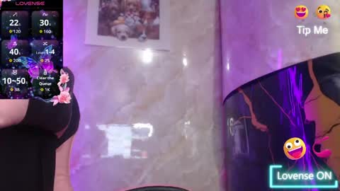 Snapshot of evonilatina chatting on June 2026 10:10:01 PM evonilatina online show from June 2026 10:10:01 PM