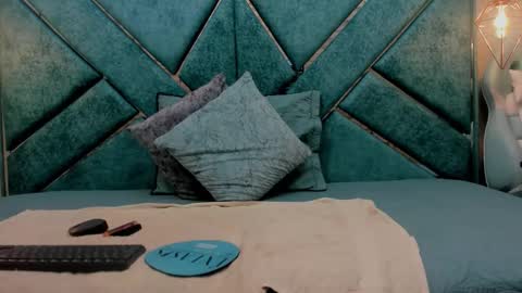 Adriana  online show from November 2025 11:32:02 AM