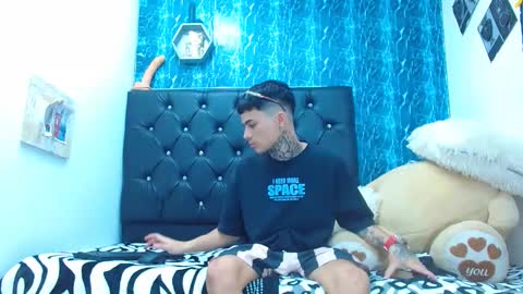 exotichot_couple online show from February 2025 09:05:02 PM