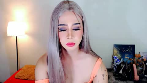 expensive_elise online show from February 2026 05:45:02 PM