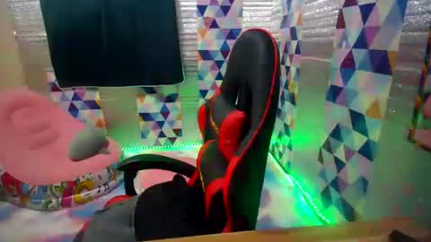 expensive_ruby online show from May 2026 11:49:02 AM