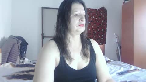 Snapshot of extasymature chatting on April 2026 05:29:01 AM ExtasyMature online show from April 2026 05:29:01 AM