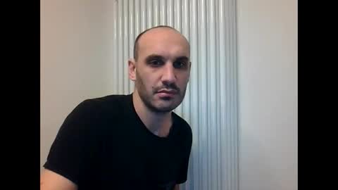 Snapshot of extr0 chatting on February 2026 10:44:01 PM Extro online show from February 2026 10:44:01 PM