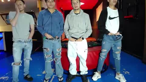 extrangers online show from November 2025 01:10:02 PM