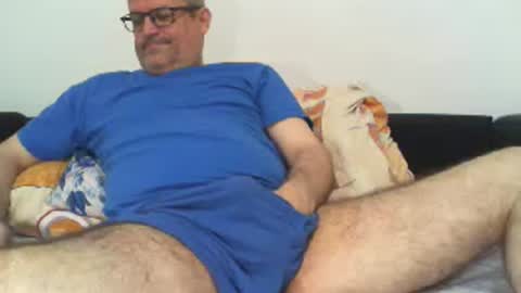 Snapshot of eyes12 chatting on June 2026 05:21:01 AM GEORGE online show from June 2026 05:21:01 AM