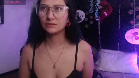 Snapshot of eyesmoon7710 chatting on May 2026 10:09:01 AM eyes moon online show from May 2026 10:09:01 AM
