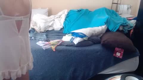 Snapshot of eyeswall0w chatting on February 2026 03:32:02 PM eyeswall0w online show from February 2026 03:32:02 PM