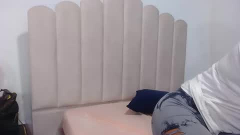 Snapshot of eymytastty chatting on November 2025 08:41:02 PM eymytastty online show from November 2025 08:41:02 PM