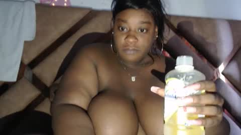 eyshaexotii online show from December 2025 01:51:01 PM