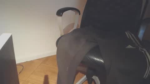 Snapshot of ezcoda chatting on January 2026 11:31:01 PM EZCODA online show from January 2026 11:31:01 PM