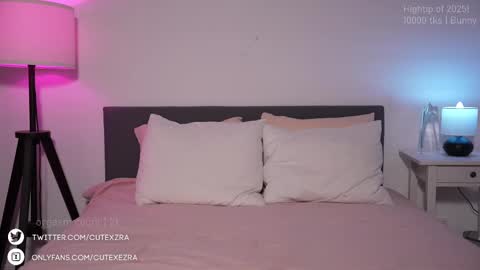 Snapshot of ezra chatting on February 2025 09:58:02 PM Ezra online show from February 2025 09:58:02 PM