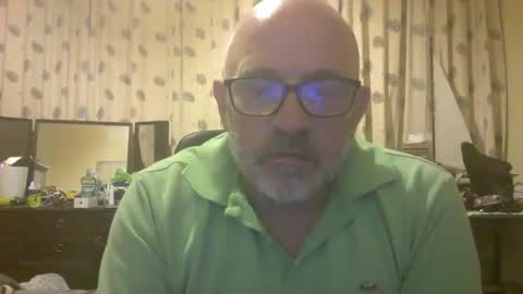Snapshot of f1zzeek chatting on May 2026 11:32:01 PM f1zzeek online show from May 2026 11:32:01 PM
