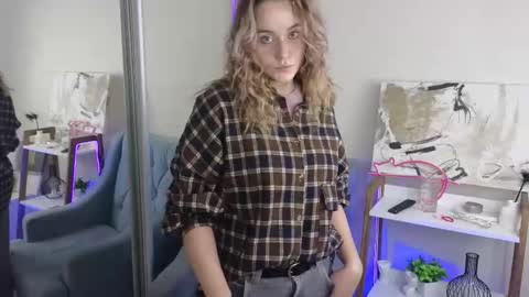 faecavaness online show from November 2025 07:19:01 AM