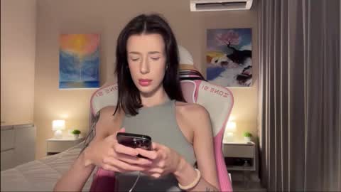 Snapshot of fairy_bloomix chatting on November 2025 11:10:01 AM Bloom online show from November 2025 11:10:01 AM