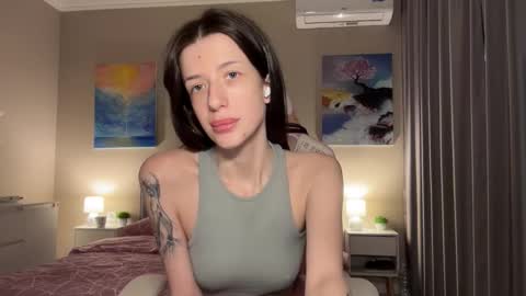 Snapshot of fairy_bloomix chatting on November 2025 12:50:02 PM Bloom online show from November 2025 12:50:02 PM