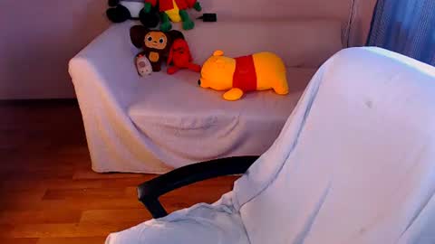 Elli  online show from June 2026 03:28:02 PM