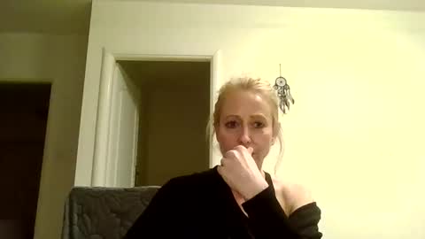 Snapshot of fairy_nightmare chatting on November 2025 07:03:01 PM Fairy NightMary online show from November 2025 07:03:01 PM