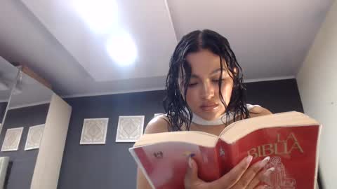 Snapshot of fairylatin chatting on June 2026 06:31:02 PM fairylatin online show from June 2026 06:31:02 PM