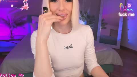 Lana online show from April 2026 09:05:01 PM