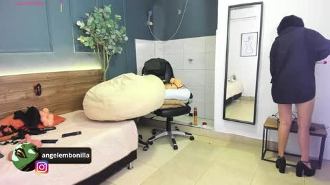 Snapshot of fallen_angel999777 chatting on March 2026 11:55:02 AM Megan 630 1330 -5 online show from March 2026 11:55:02 AM