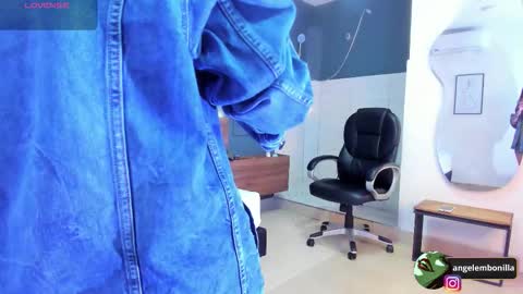 Angel online show from November 2025 12:05:01 PM