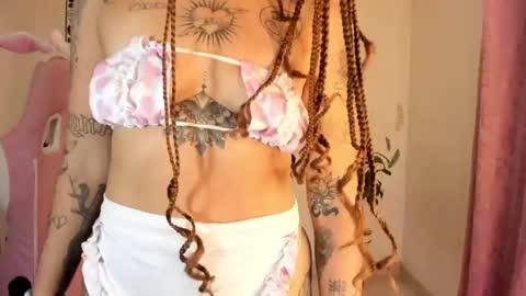 Snapshot of fallenangel_g chatting on December 2024 02:49:02 AM Fallen Angel online show from December 2024 02:49:02 AM