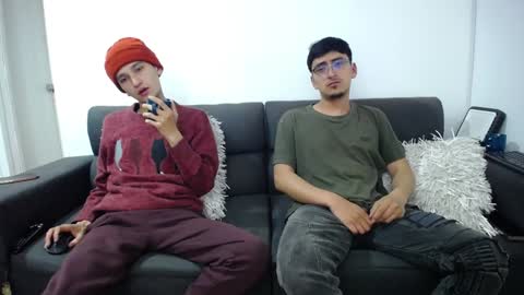 Snapshot of fallgays chatting on December 2024 01:40:02 AM FallGays online show from December 2024 01:40:02 AM