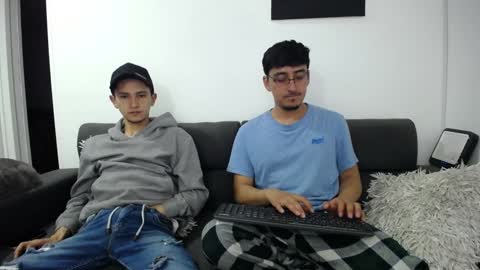 Snapshot of fallgays chatting on December 2024 01:56:01 AM FallGays online show from December 2024 01:56:01 AM