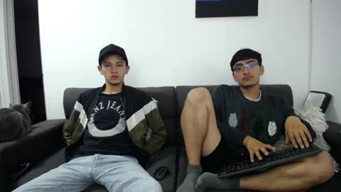 Snapshot of fallgays chatting on January 2025 02:54:01 AM FallGays online show from January 2025 02:54:01 AM