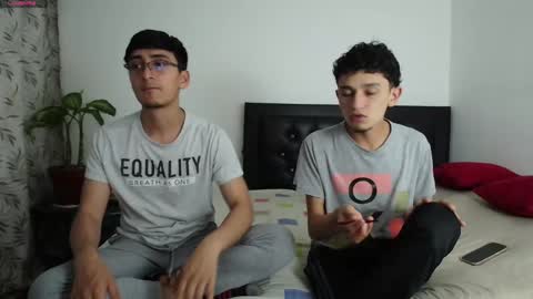 Snapshot of fallgays chatting on September 2025 11:42:02 PM FallGays online show from September 2025 11:42:02 PM