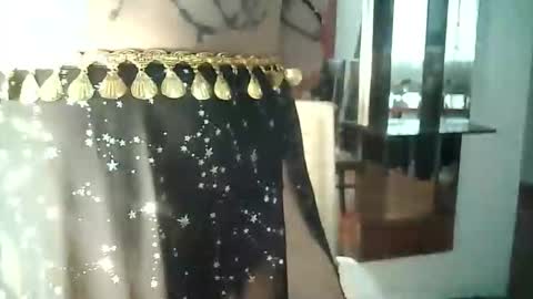 Snapshot of fallwithlove chatting on February 2026 05:21:01 PM Love online show from February 2026 05:21:01 PM