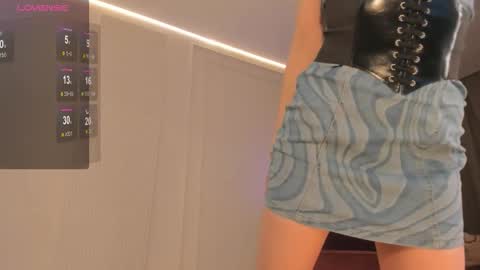 Snapshot of fame_doll chatting on March 2026 04:40:01 AM Fame doll online show from March 2026 04:40:01 AM