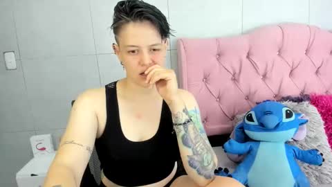 FANNY online show from November 2025 02:00:01 AM