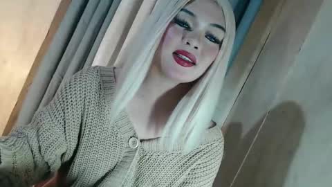 DANIELLA - DONT FORGET TO GIVE ME A THUMBSU UP online show from May 2026 10:28:02 PM