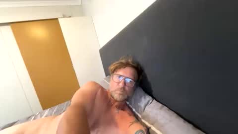 fantasying01 online show from December 2025 12:43:02 PM