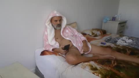 Snapshot of fantazy_island chatting on November 2025 05:36:02 PM mike anglo online show from November 2025 05:36:02 PM