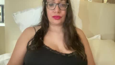 Farah online show from September 2025 11:43:02 AM