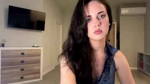 Snapshot of farrahburde chatting on June 2026 03:10:02 PM Mia online show from June 2026 03:10:02 PM